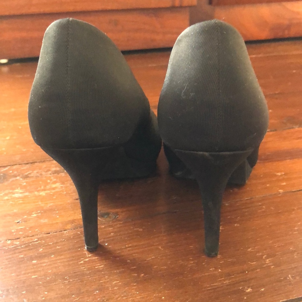 Black pumps - Picture 2 of 3
